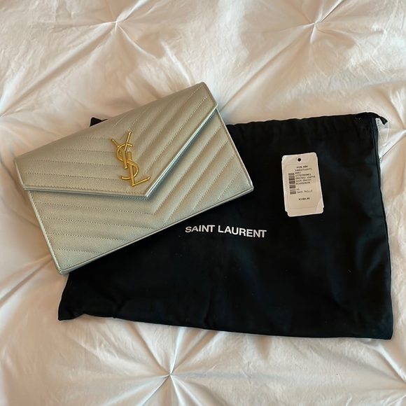 Cassandre Matelasae Chain Wallet in Grain de Poudre Embossed leather. - Picture 2 of 10